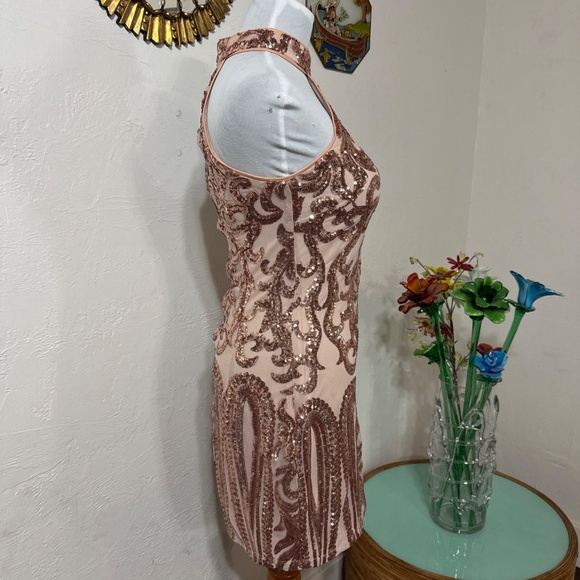 Hot Miami Styles Mini Gold Sequined Above Knee Bodycon Zipped up Halter Dress M - Picture 5 of 16